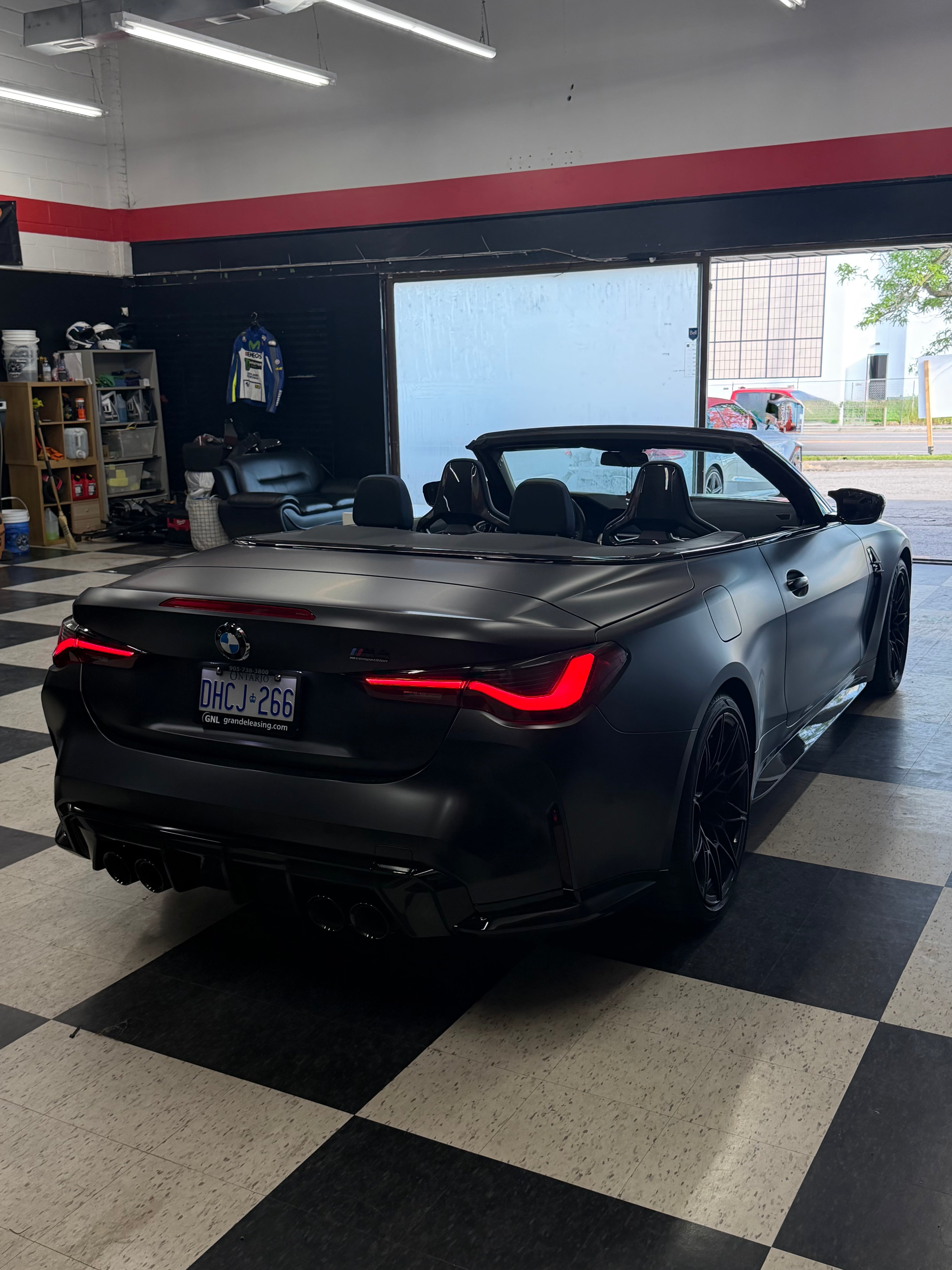 BMW M4 Competition (Frozen Black)