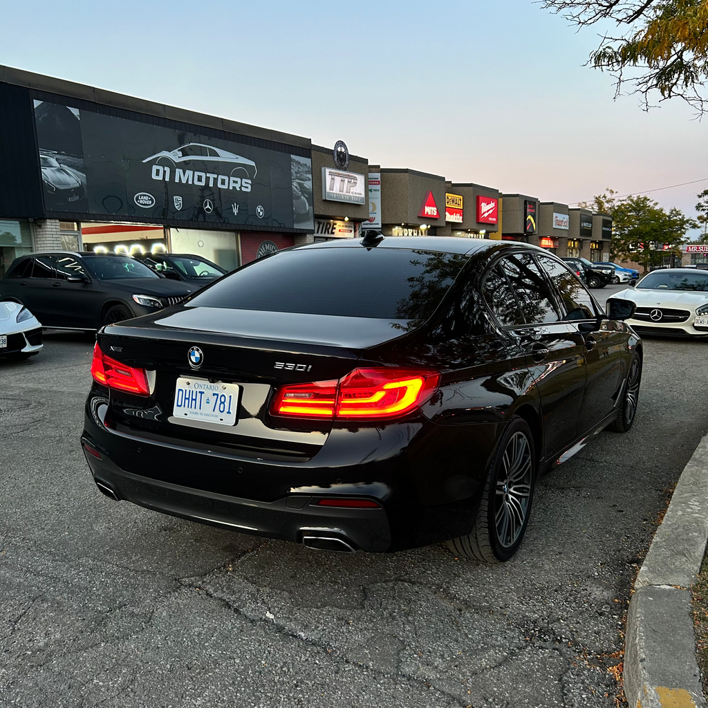 BMW 530i (Executive Package)