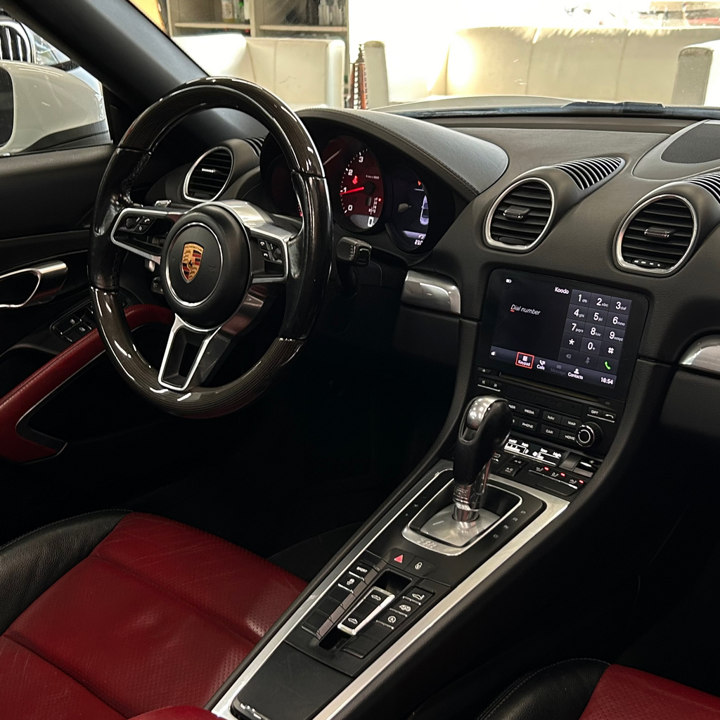 Porsche 718 Boxster